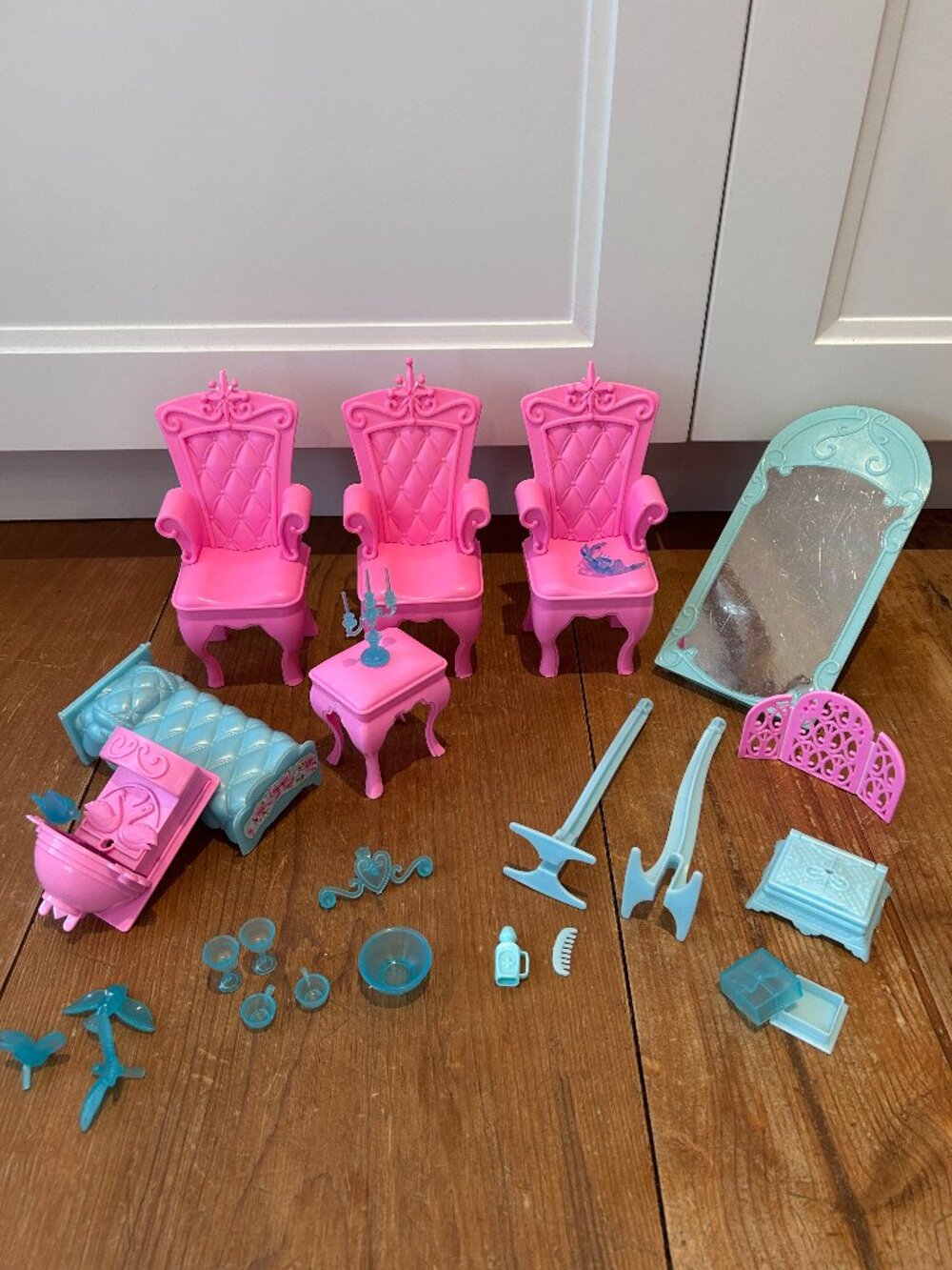 Barbie Swan Lake Enchanted Castle, parts, accessories, Pink chairs, birds, bed